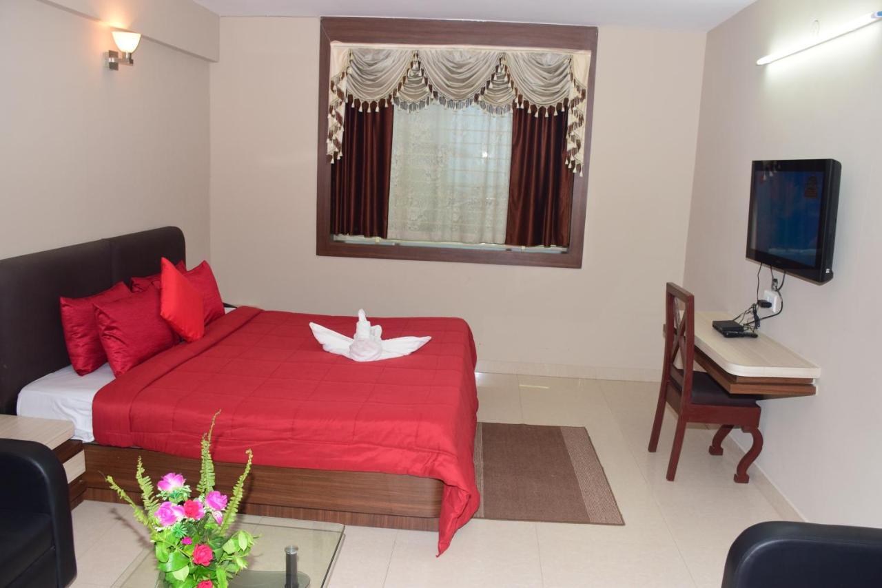 Hotel Landmark Puri Exterior photo