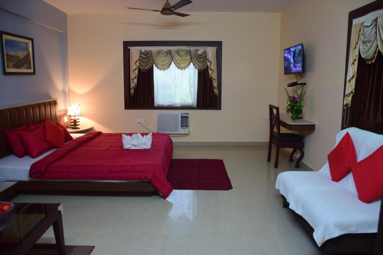 Hotel Landmark Puri Exterior photo